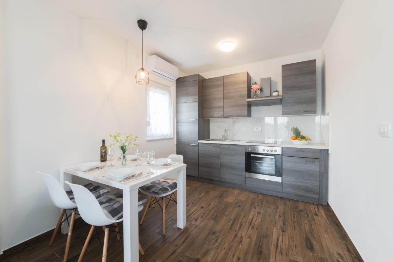 Ferienwohnung Agava Ugljan Exterior foto